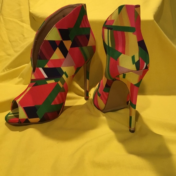 Liliana Multi-Colorful Geometric Women's Heels SZ 8.5 - Picture 7 of 12